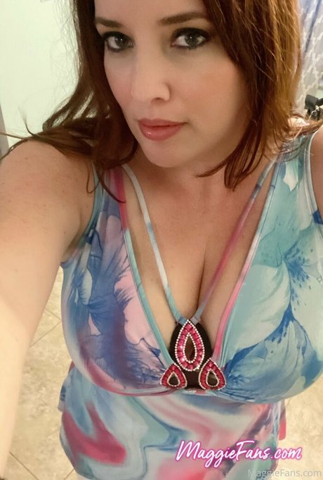 金髪レズビアンオンリーファンズ 可愛い 画像