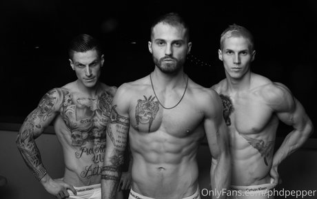 phdpepper ヌードモデル ギャラリー