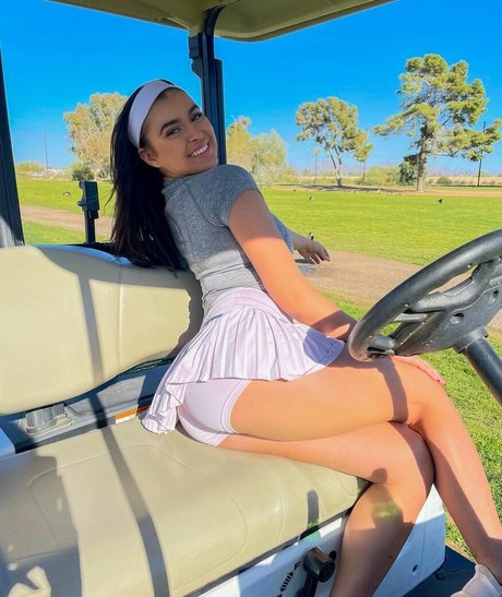 巨乳ティーンオンリーファンズ 無料エロ 画像