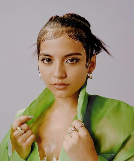 19歳のOnlyFans 無料セクシー ギャラリー