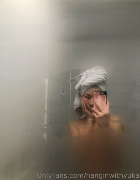 hanginwithyuka4free 裸の女優 画像