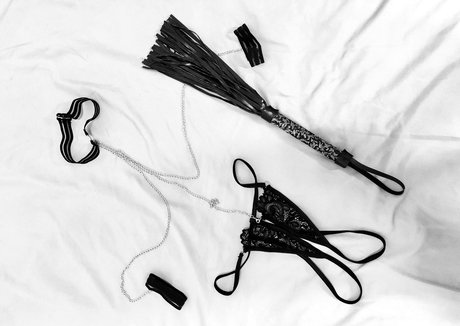 hanginwithyuka4free エロティックなポルノスター ギャラリー