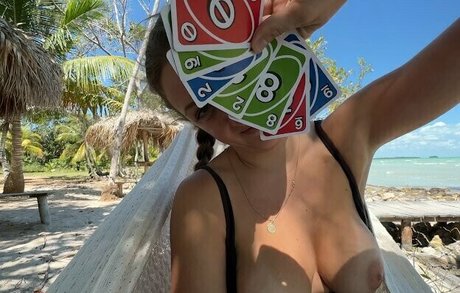 ママの足OnlyFans セクシー裸 画像