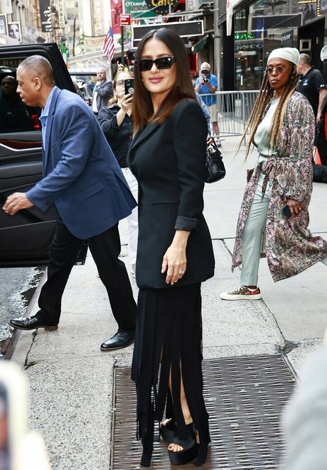 巨乳のオンリーファンズ アートヌード 画像