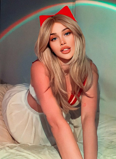 BBWシーメールオンリーファンズ セクシー 画像