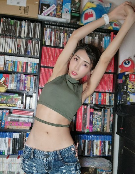 mikan cosfree 美しいモデル 写真