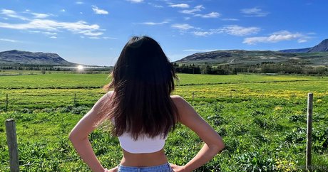 アラブのティーンズオンリーファンズ 美しいxxx 写真