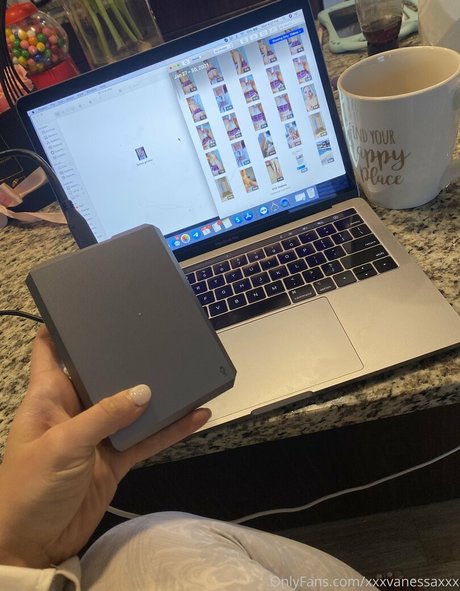 ヌード教師オンリーファンズ アートヌード 写真