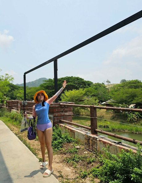 Yuggie TV スター xxx ギャラリー