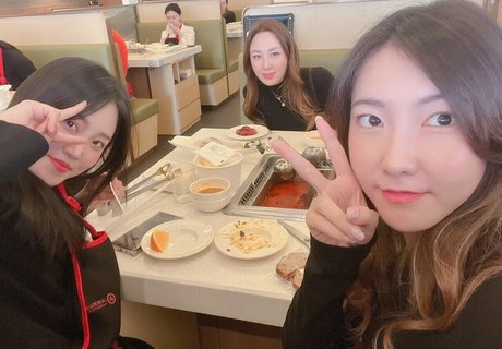 Yuggie TV ポルノスター エロティック 写真