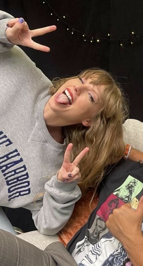 ゲイランジェリーOnlyFans アダルト アーカイブ