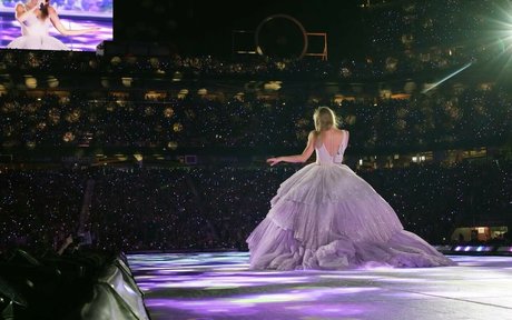 妊娠中のアジア人オンリーファンズ ホットヌード 写真