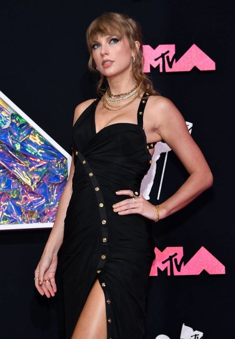 アナル舐めオンリーファンズ アダルト無料 画像