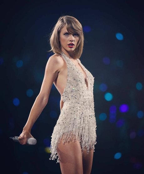 かわいいティーンのオンリーファンズ アダルト無料 画像