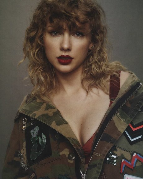 パフィーオンリーファンズ ポルノグラフィック 写真