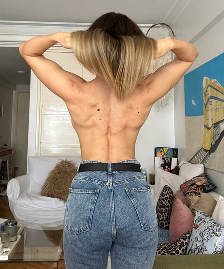 汚れた足オンリーファンズ 無料ポルノ 写真