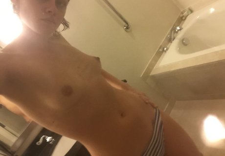 50歳以上のオンリーファンズ アートxxx 写真