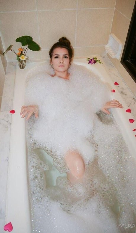 50歳のOnlyFans セクシーヌード 画像