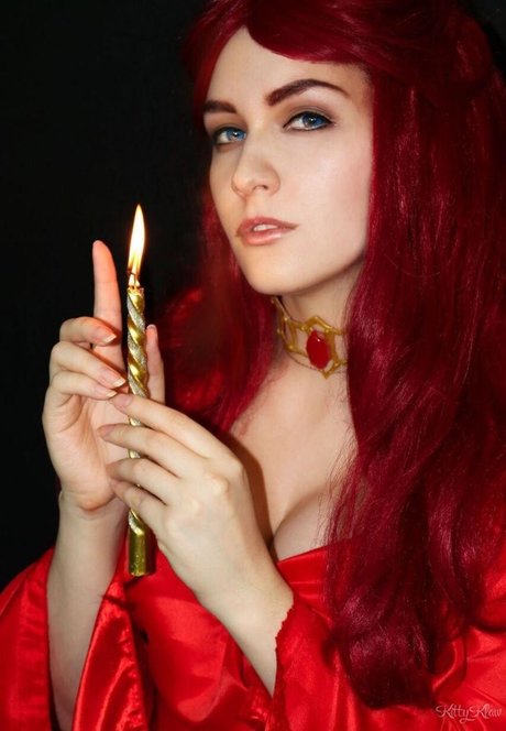 ハロウィン オンリーファン 美しいヌード 写真