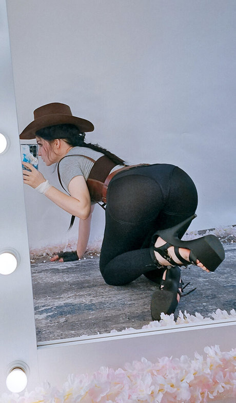 曲線美のクーガーOnlyFans ホット 写真