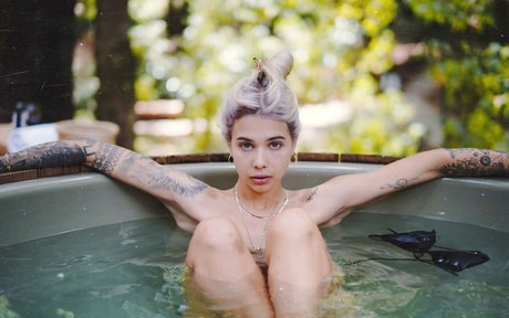 巨乳ティーンオンリーファンズ ヌード アーカイブ