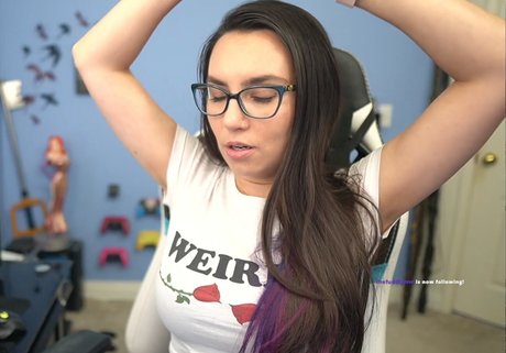 赤毛の熟女オンリーファンズ エロチック ギャラリー