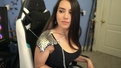 Trisha Hershberger 完璧な女優 ギャラリー