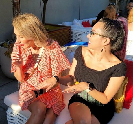 ロールプレイオンリーファン アダルト無料 画像