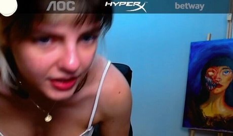 asmr 裸 onlyfans 無料 画像