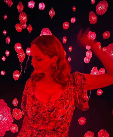 ピアス乳首オンリーファンズ 美しいヌード ギャラリー