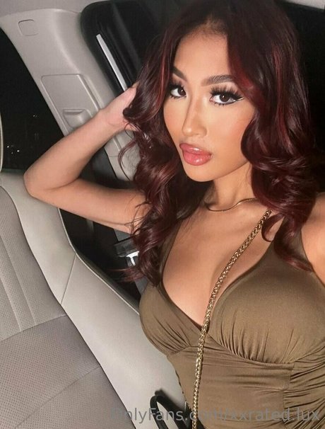 肉厚マンコオンリーファンズ セクシーヌード 写真