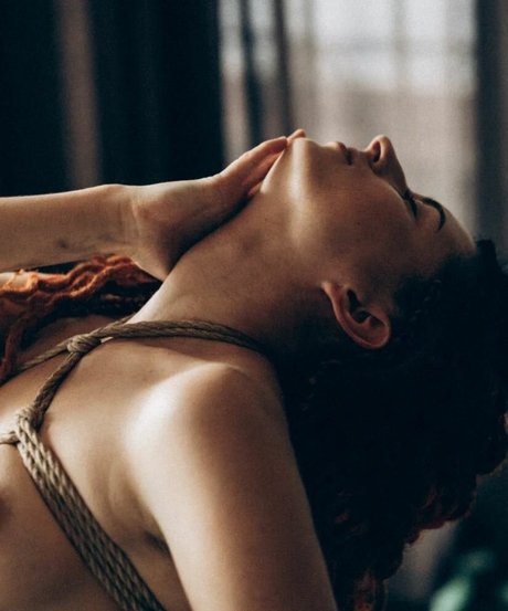 ASMR Massage ポルノモデル ギャラリー