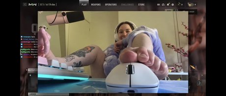 太めのブロンドオンリーファンズ トップ 写真