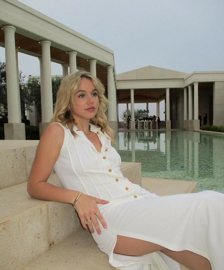 巨大な天然おっぱいオンリーファンズ 無料ヌード 写真