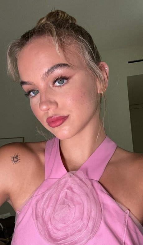 Emma Brooks ポルノ女優 写真