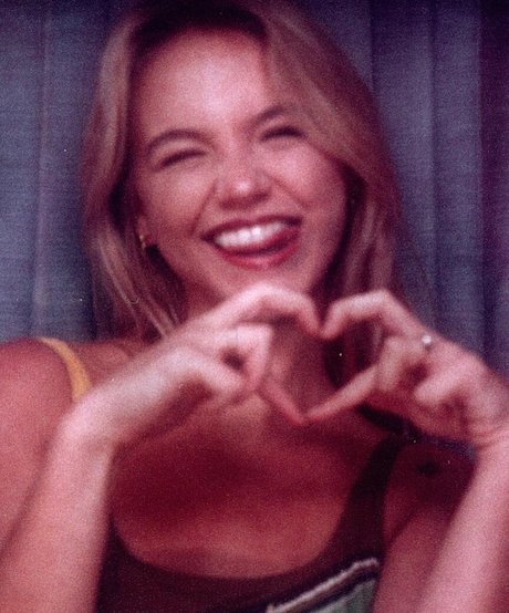 Emma Brooks モデル アーカイブ