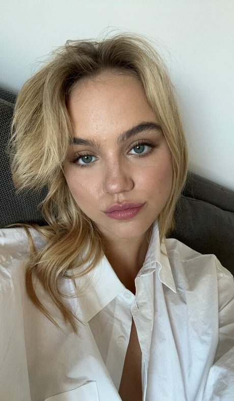 Emma Brooks ポルノスター セクシー 写真