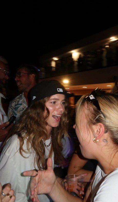 ドイツの成人向けOnlyFans セクシーヌード アーカイブ