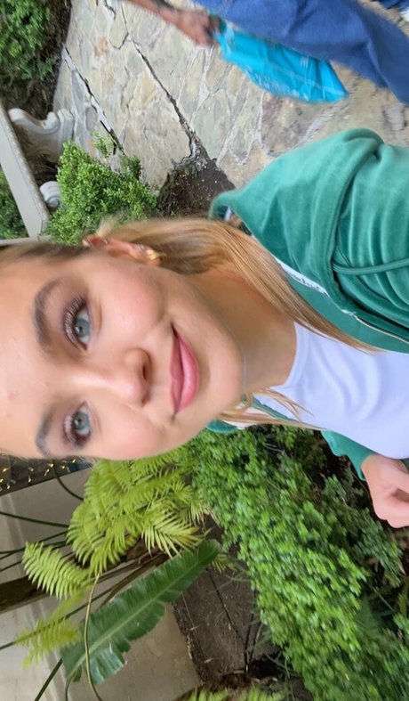 Emma Brooks ポルノモデル 写真