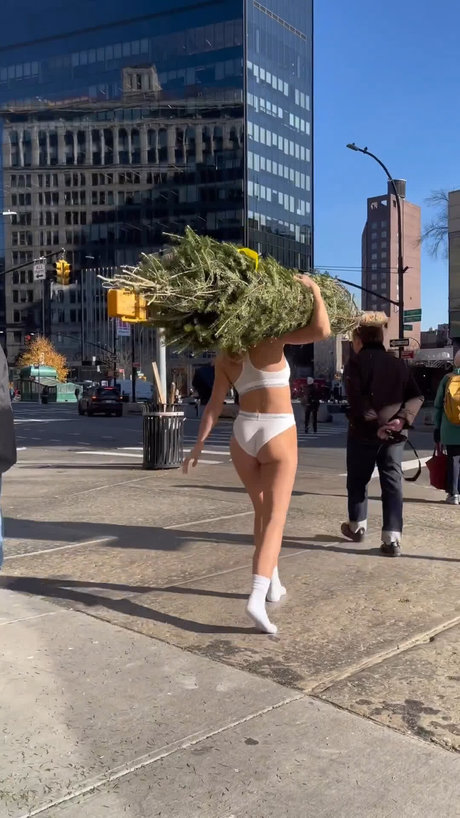 ブッシュ・オンリーファンズ エロ 画像