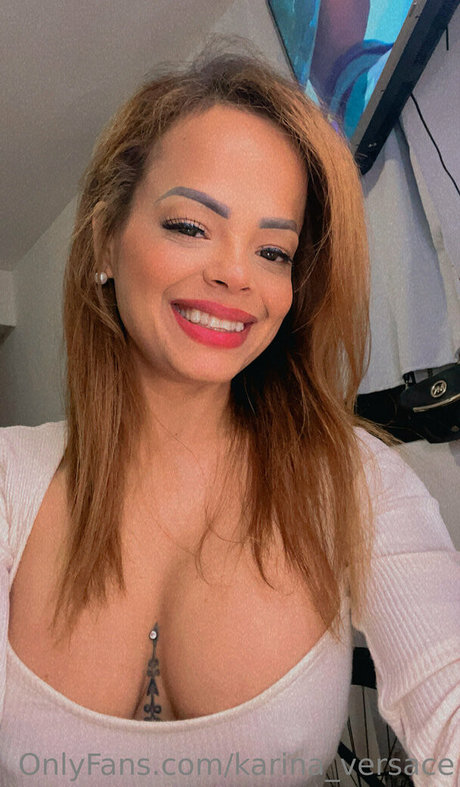 19歳のOnlyFans アート裸 画像