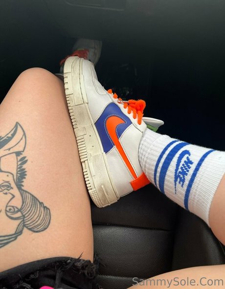 クーガーオンリーファンズ アート裸 写真