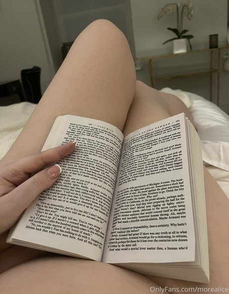 小柄な妻OnlyFans ホットセックス 写真