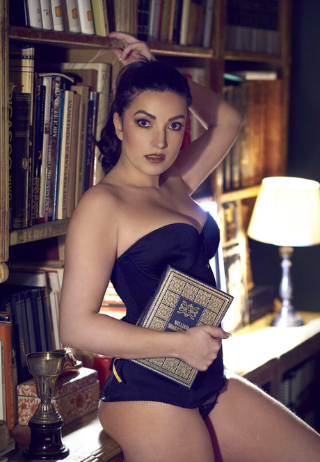 興奮した看護師OnlyFans アダルト ギャラリー