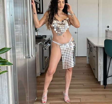 かわいいティーンのオンリーファンズ 美しいヌード ギャラリー