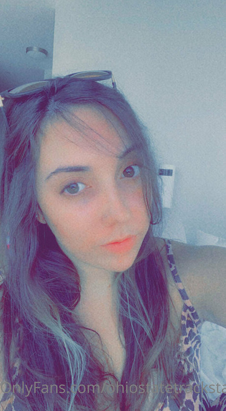 毛深い足のOnlyFans セクシーヌード 写真