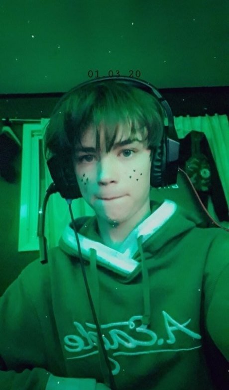 ラバーオンリーファン アートヌード 写真