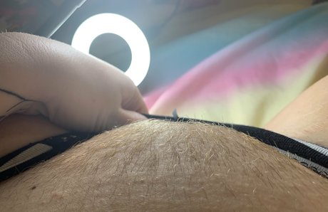 大きな乳首オンリーファンズ 無料エロ 写真