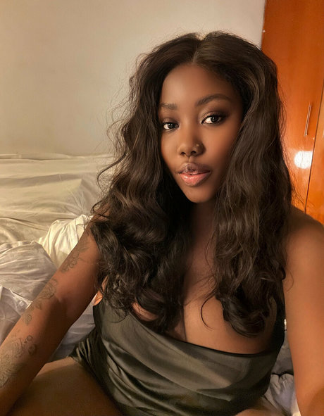 camillabangs 可愛いモデル ギャラリー