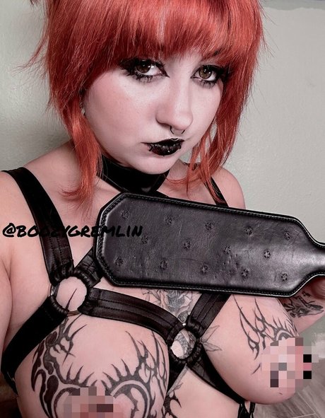 年配の熟女オンリーファンズ 美しいヌード 写真